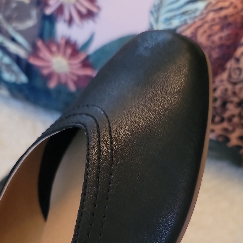 Black Leather Flats for Women - Picture 7 of 11
